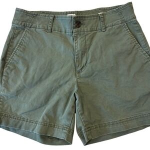 GAP Women Size 2 Green 5‎ inch Inseam Chino Shorts Casual Everyday